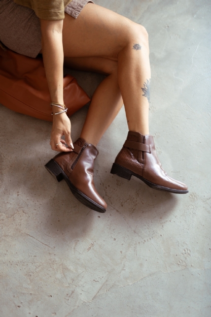 Bota Montaria Cano Baixo Feminina Marrom "SELENA" 208 DB
