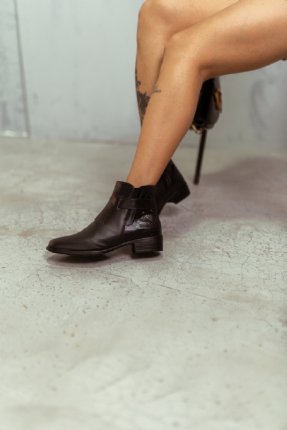 Bota Montaria Cano Baixo Feminina Preto "SELENA" 208DB