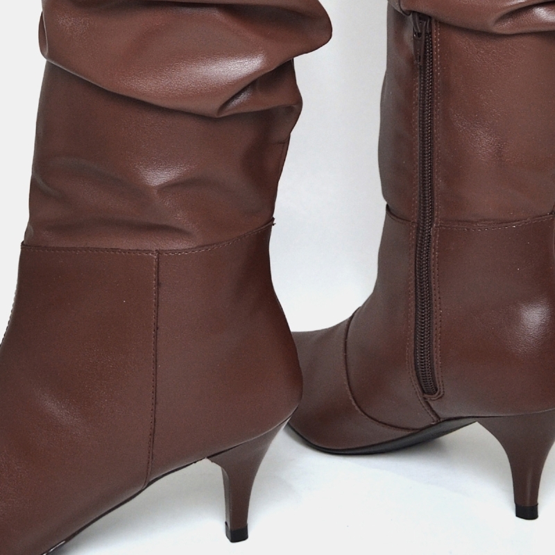 Bota Over The Knee Salto Bico Fino Marrom "GLAM" 1710DB
