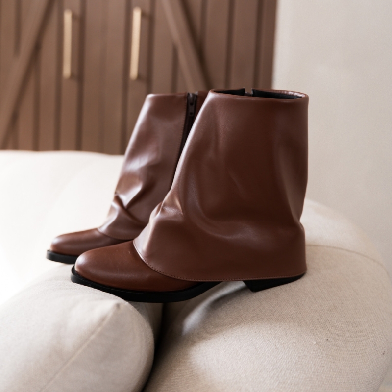 Bota Capa Cano Curto Marrom "DEMI" 1732DB